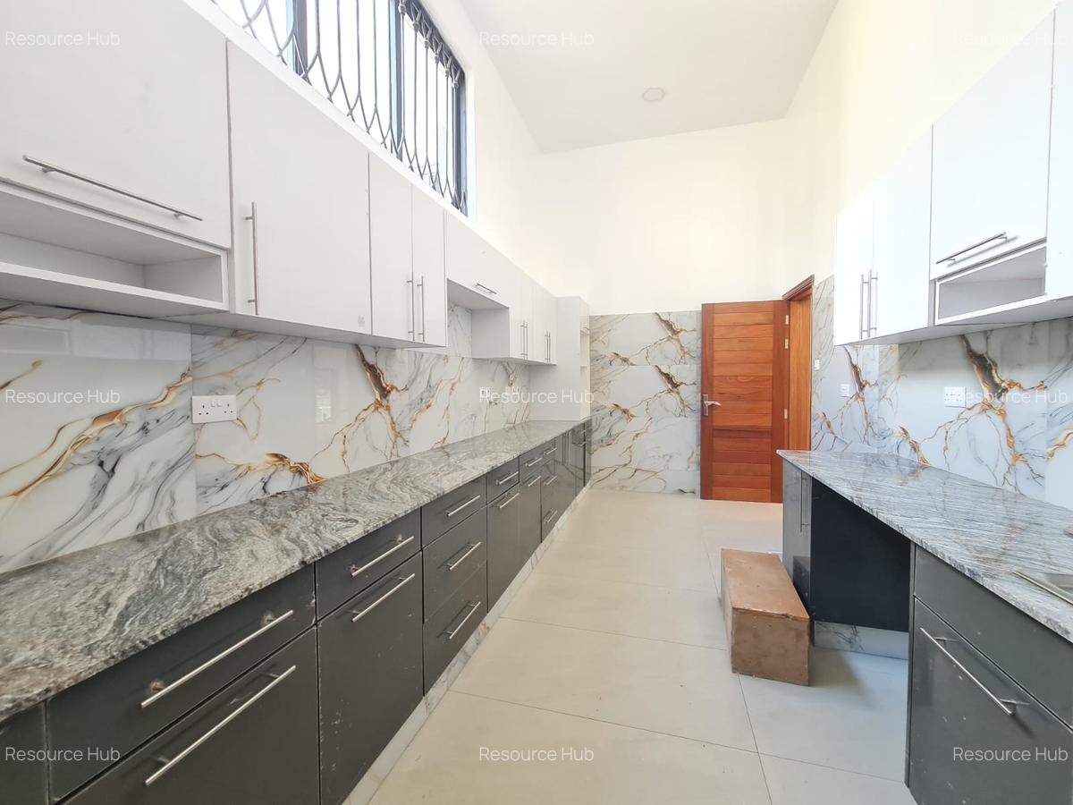 5 Bed House with En Suite at Loresho - 6