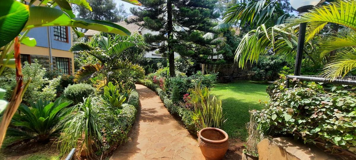 2 Bed House with En Suite at Lavington - 5