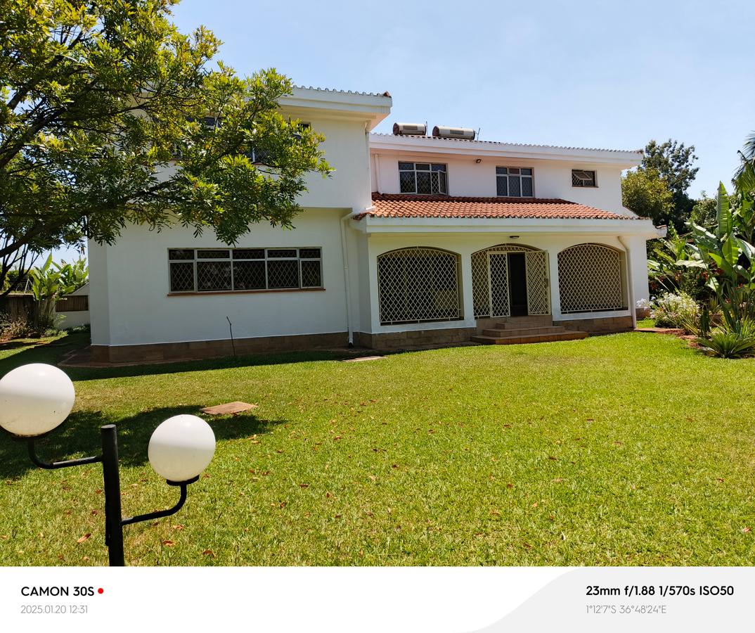 5 Bed House with En Suite in Runda - 20