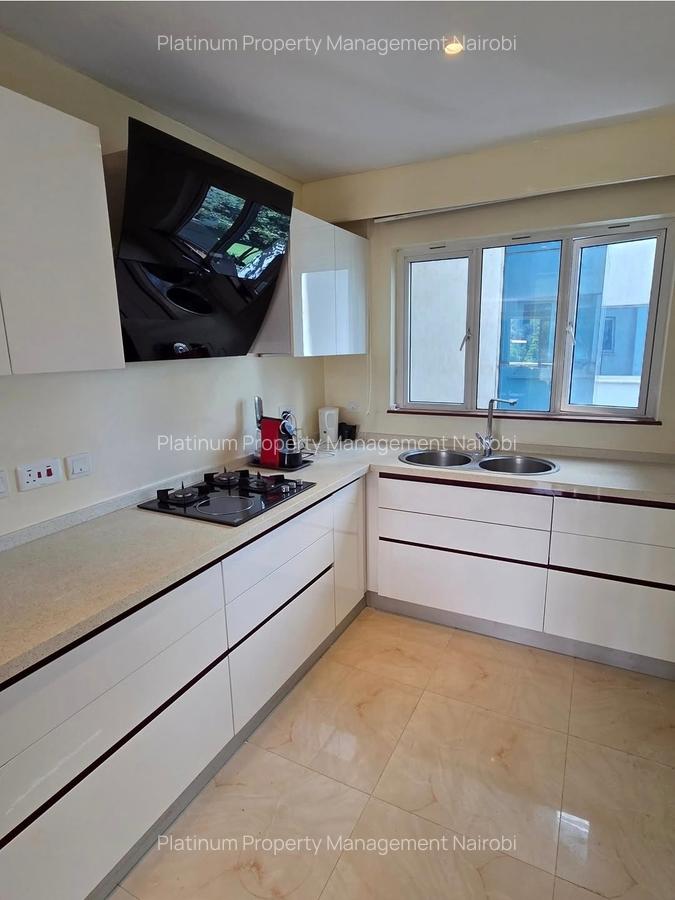 Furnished 2 Bed Apartment with En Suite at Chilly Breeze Apartments - 5