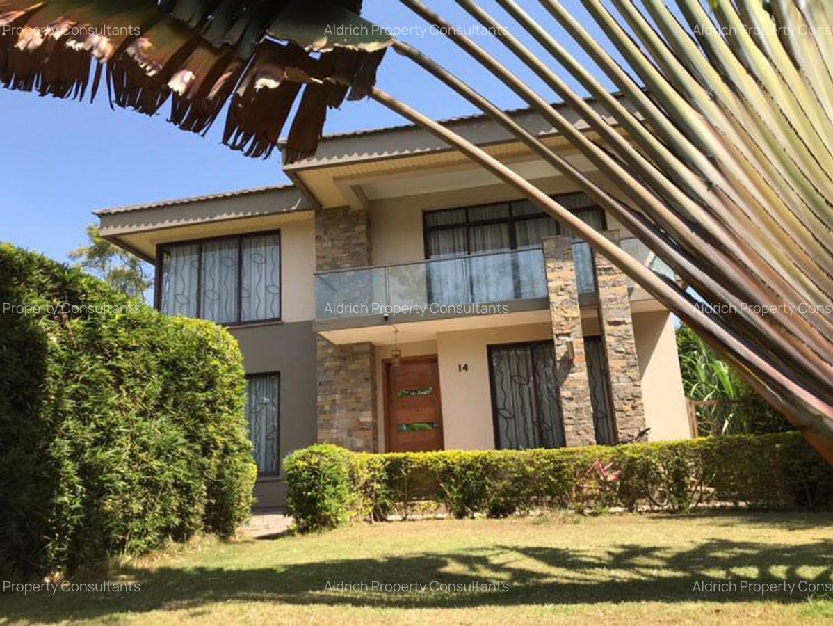 4 Bed Villa with En Suite in Ridgeways - 6