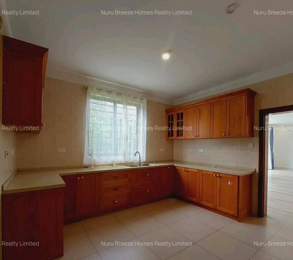 4 Bed Townhouse with En Suite in Runda - 3