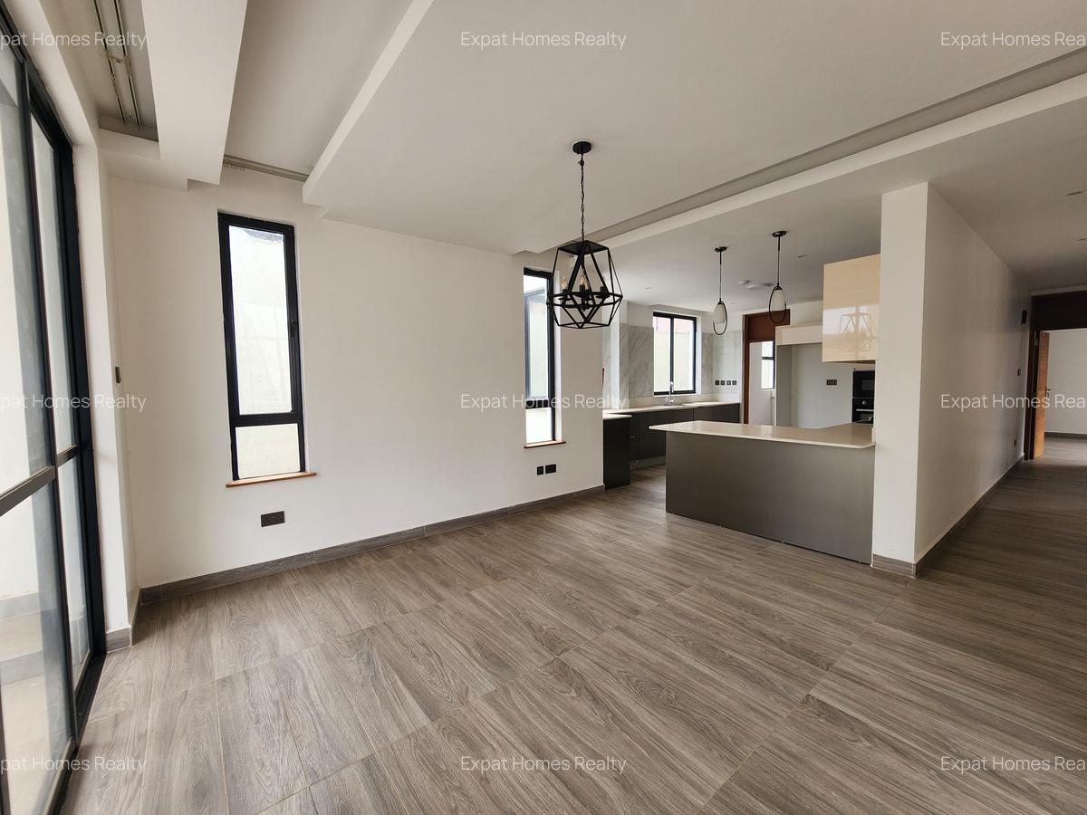 5 Bed Villa with En Suite in Lavington - 12