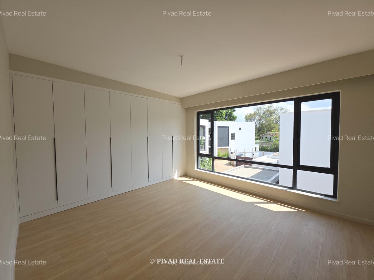 5 Bed Townhouse with Garden in Kyuna - 16