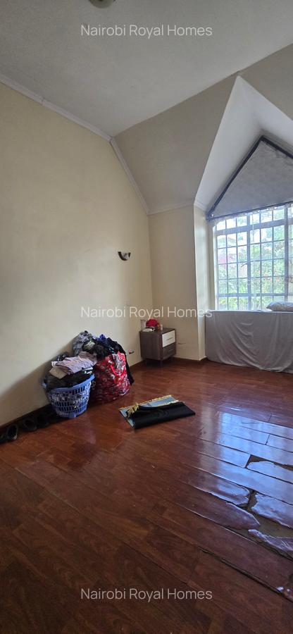 5 Bed Townhouse with En Suite at Lavington Green - 10
