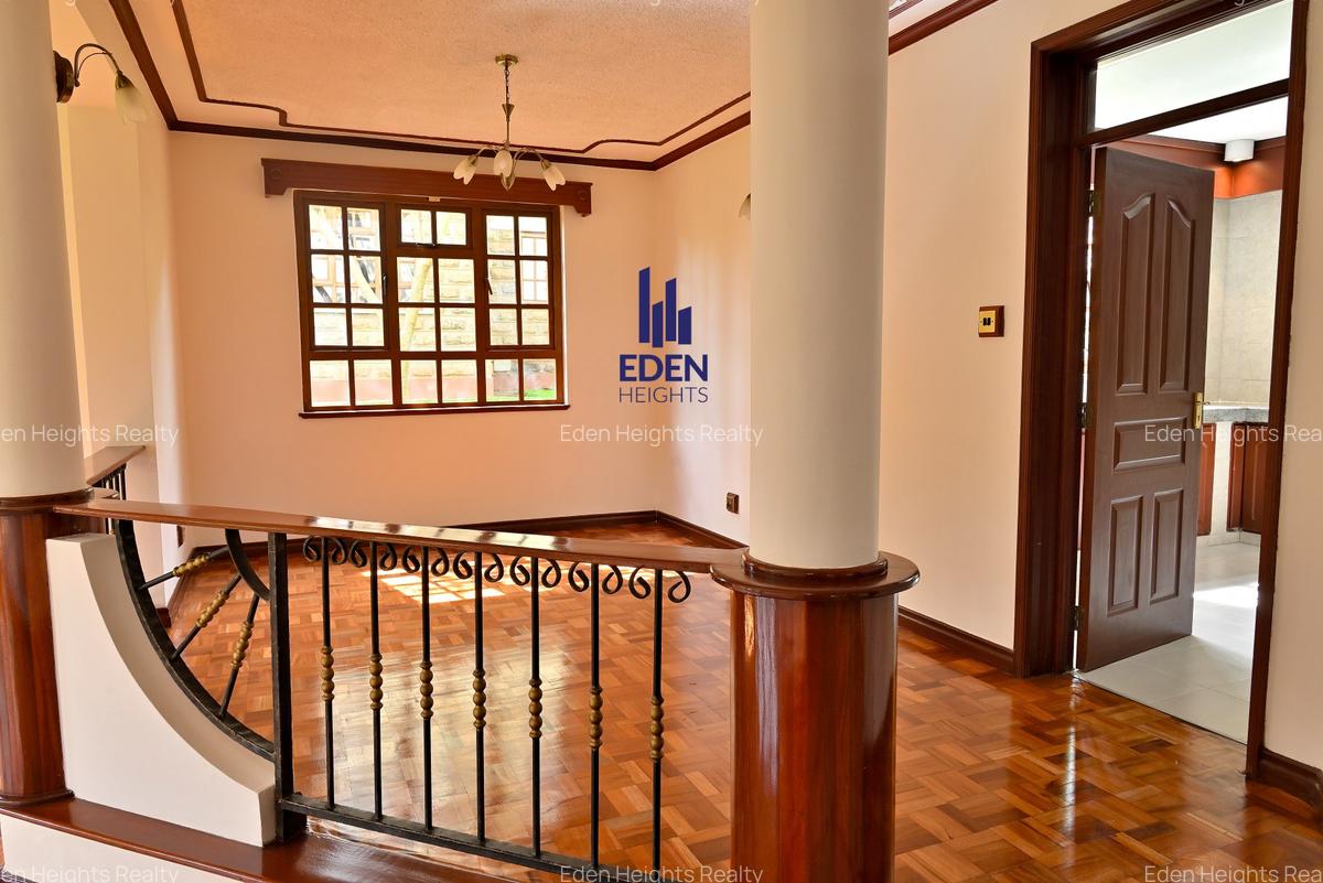 4 Bed Townhouse with En Suite in Lavington - 4