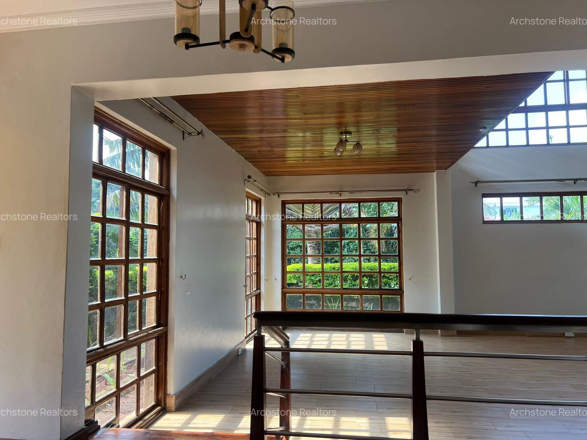 4 Bed House with En Suite in Runda - 10