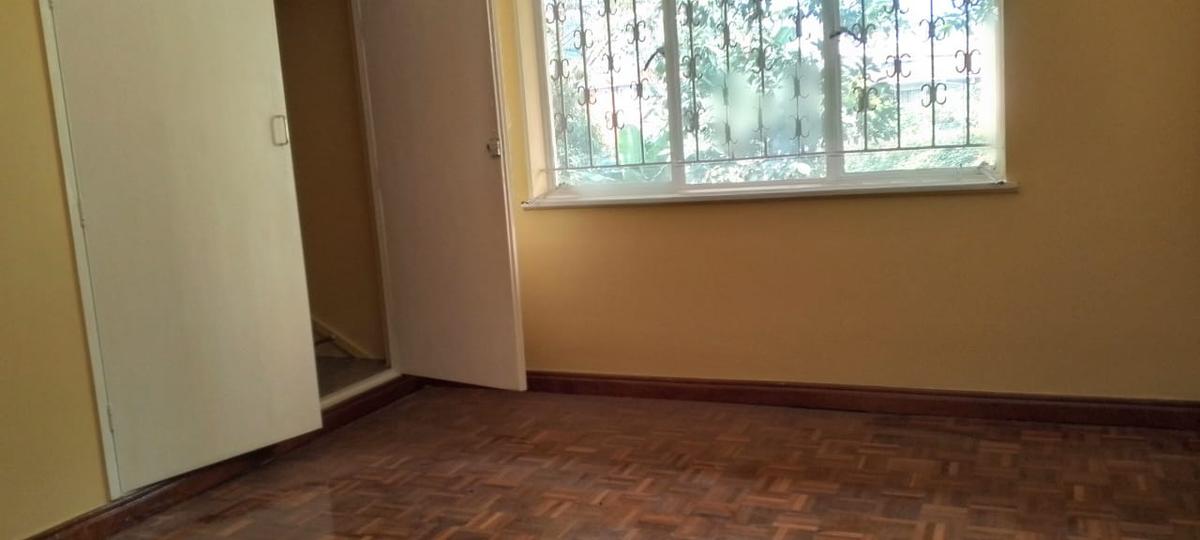 2 Bed Townhouse with En Suite in Lavington - 4