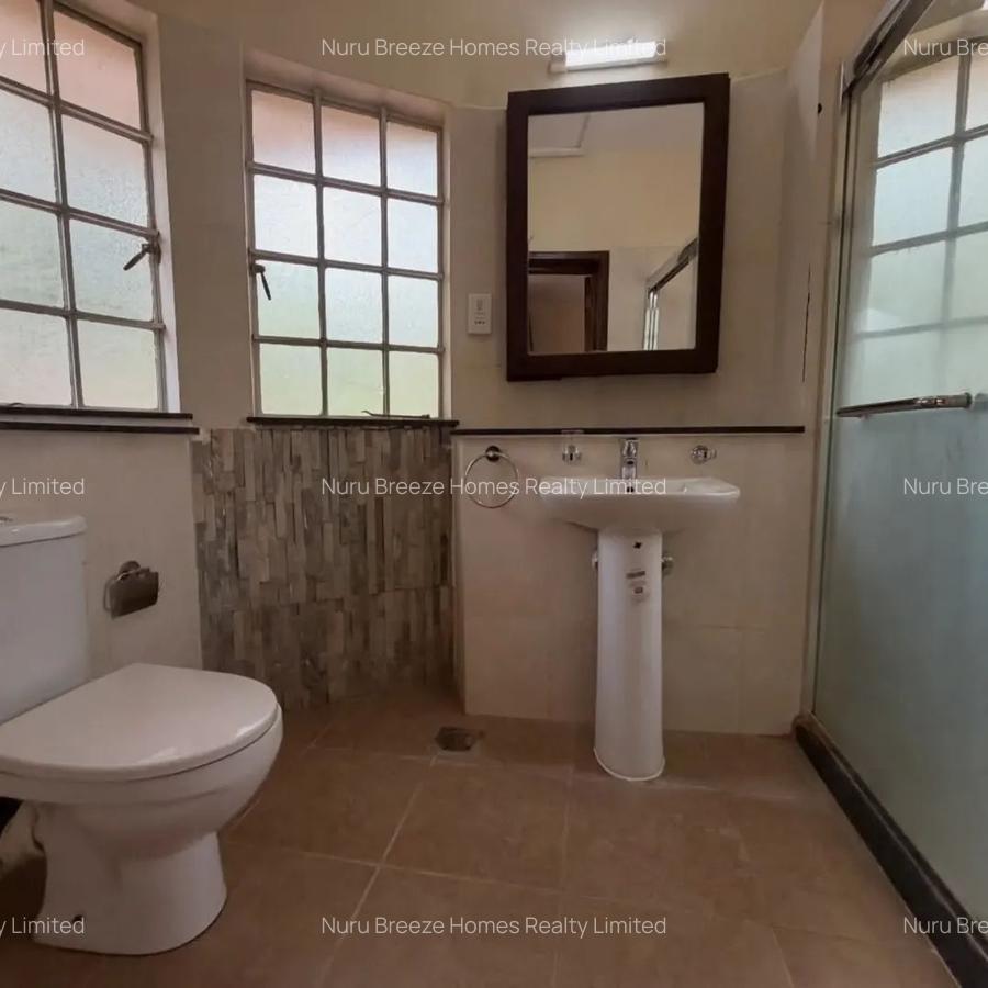 5 Bed Townhouse with En Suite in Karen - 7