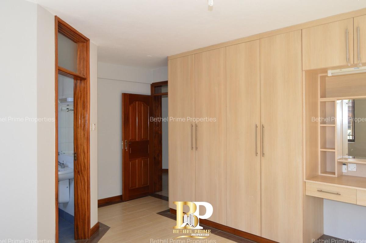 4 Bed Apartment with En Suite in Parklands - 12