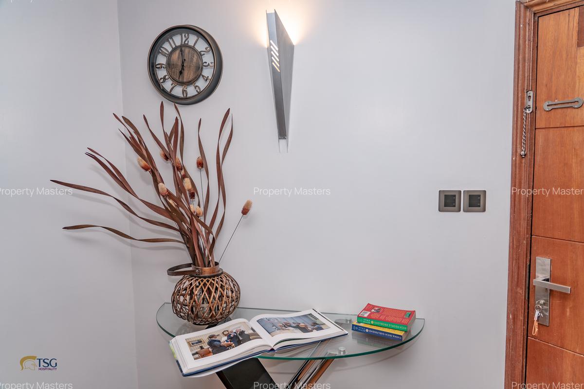 Serviced 2 Bed Apartment with En Suite at Wood Avenue - 19