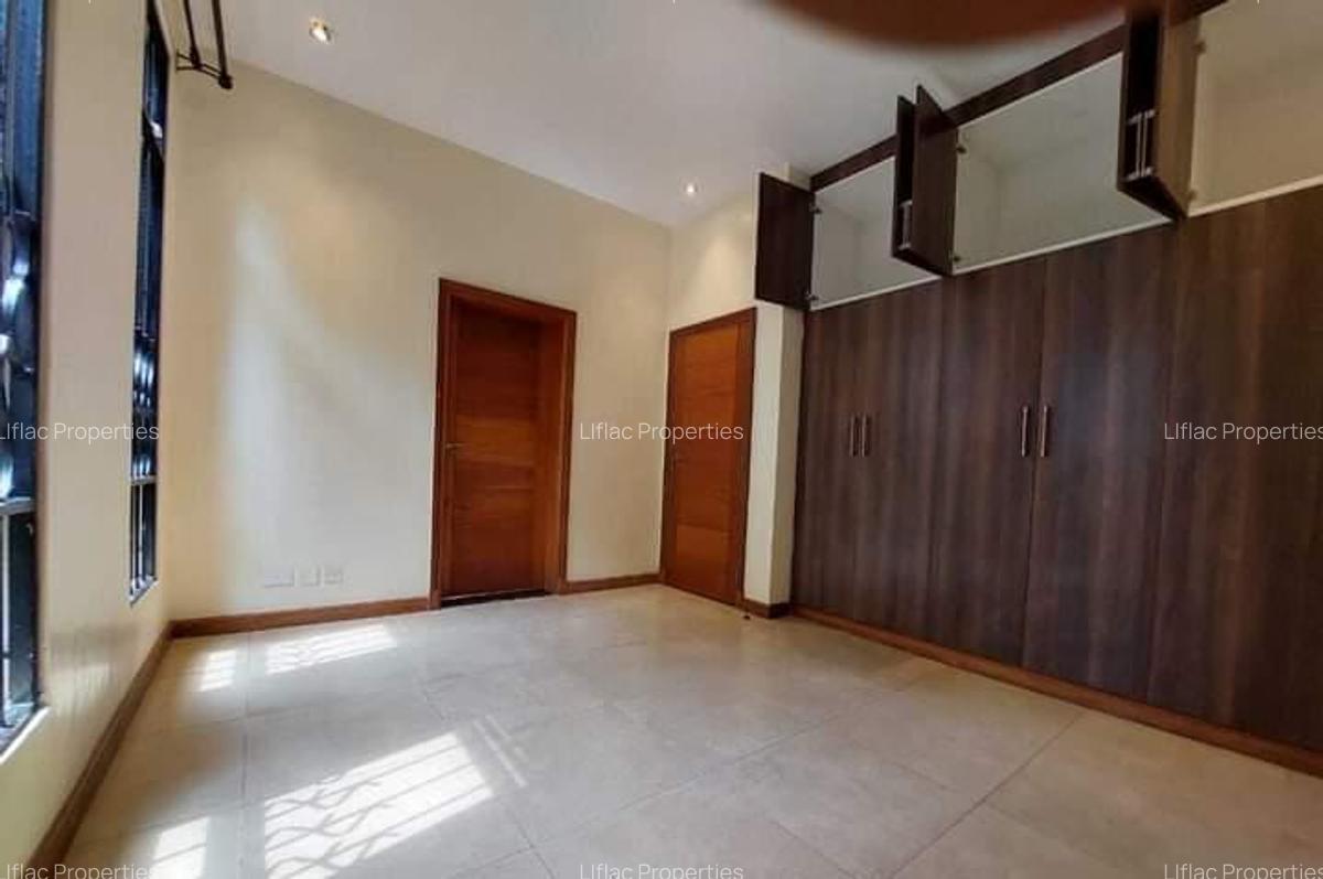 4 Bed Townhouse with En Suite in Runda - 10