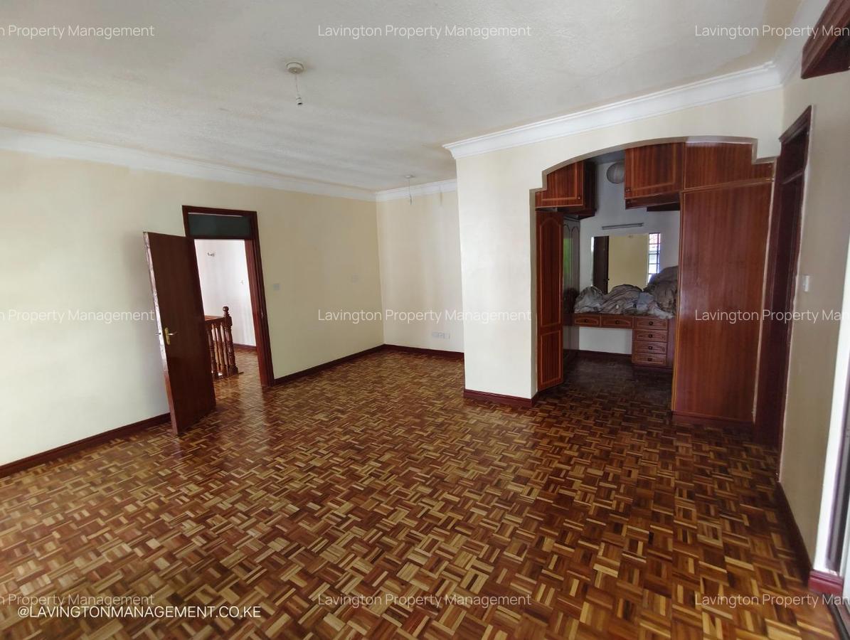 4 Bed Townhouse with En Suite at Lavington Green - 8