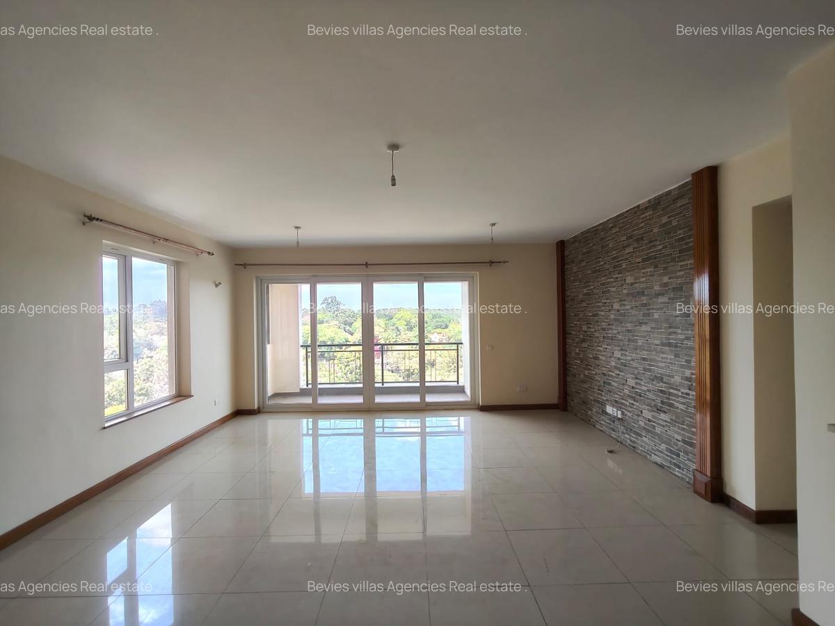 4 Bed Apartment with En Suite at Parklands - 10