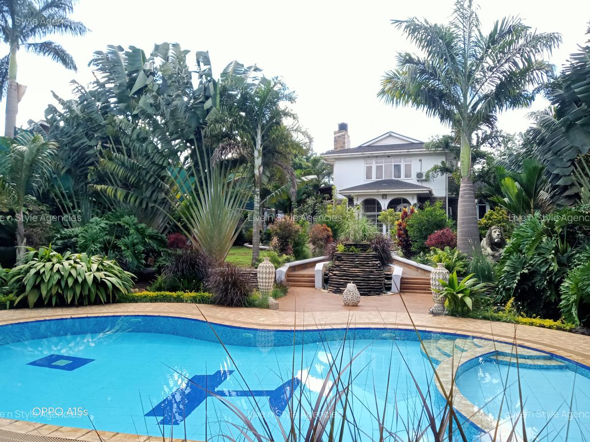 4 Bed House with En Suite in Runda - 1