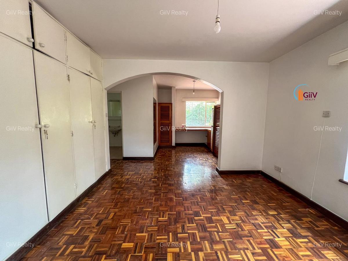 3 Bed House with En Suite in Riverside - 8