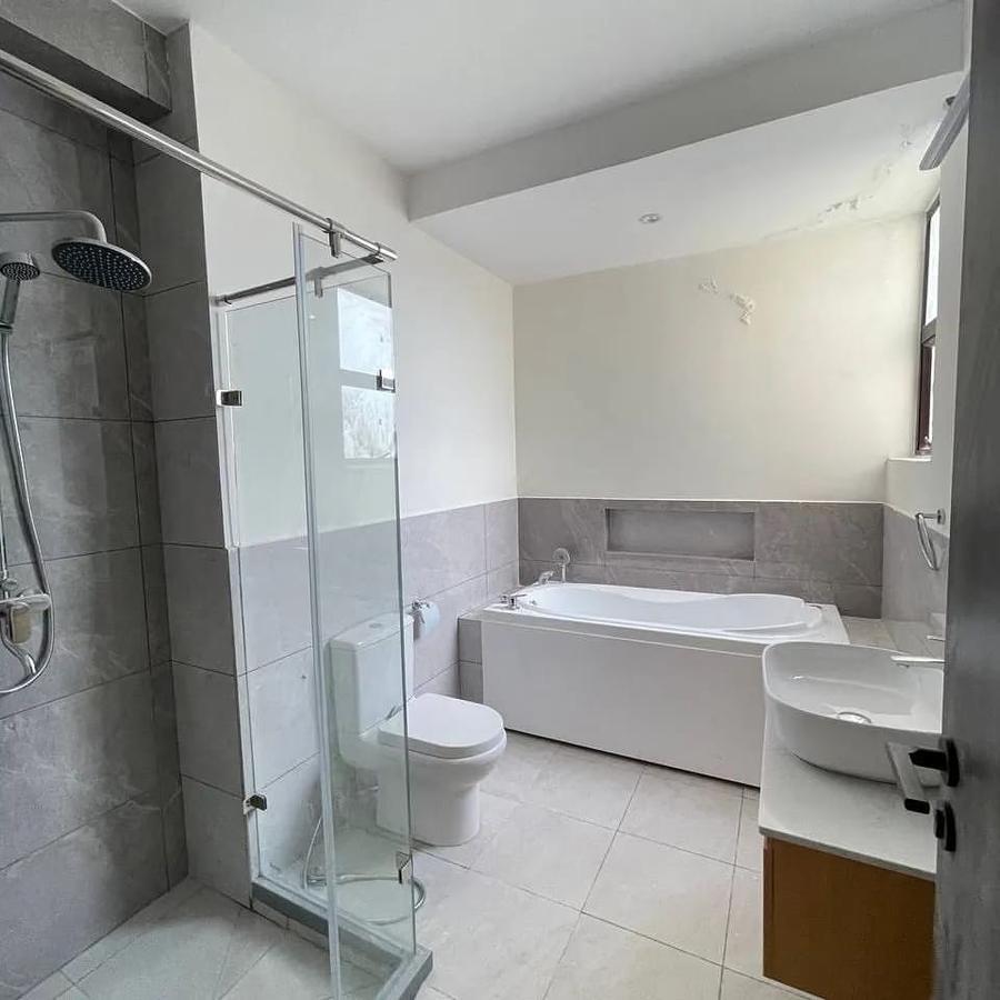 3 Bed Apartment with En Suite at Tabere Crescent - 7