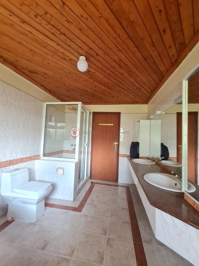 6 Bed Townhouse with En Suite at Grevillea Groove - 12