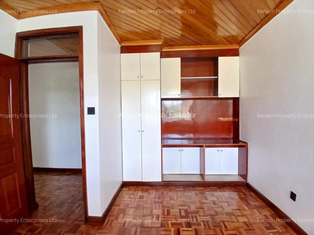 4 Bed Townhouse with En Suite in Lavington - 10