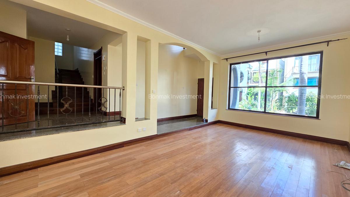 4 Bed Townhouse with En Suite at Greavelia Grove - 5