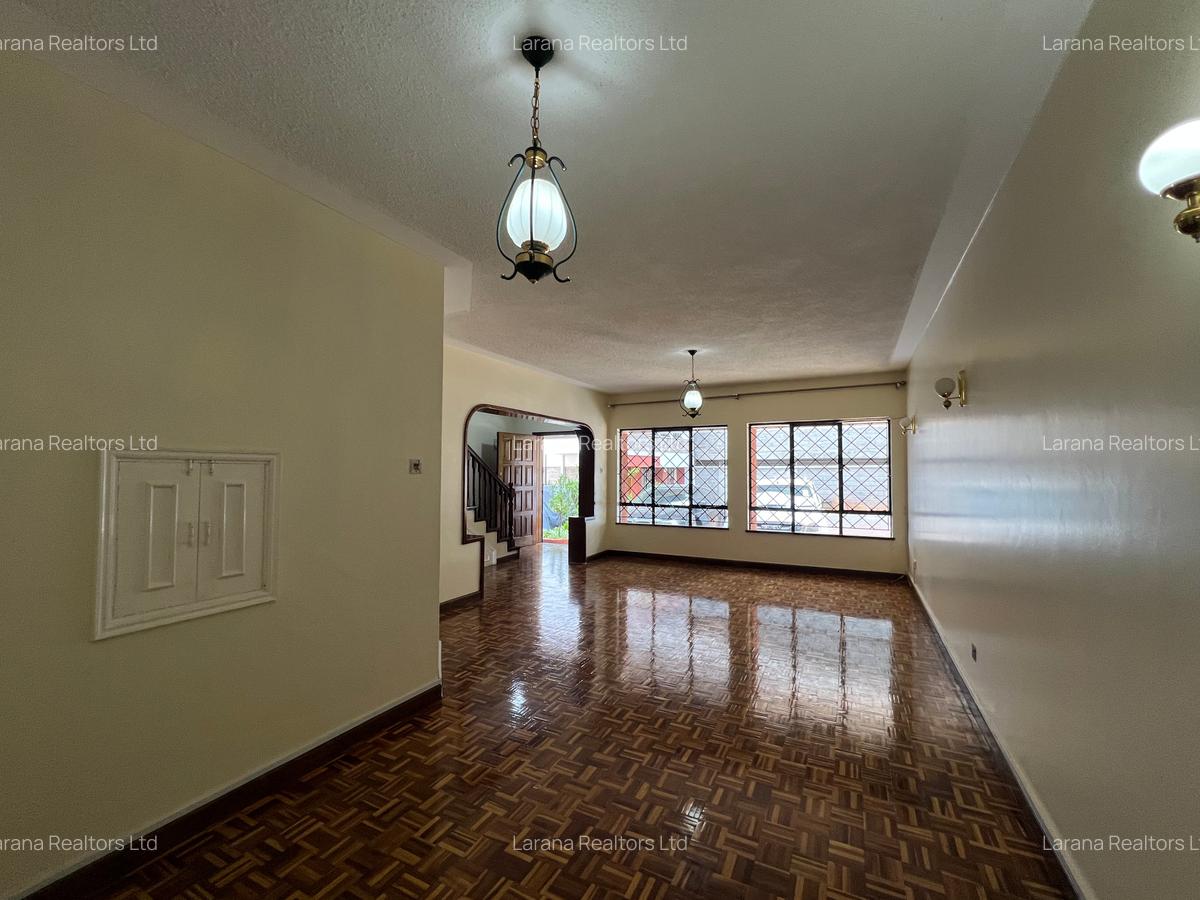 4 Bed Townhouse with En Suite at Brookside - 9