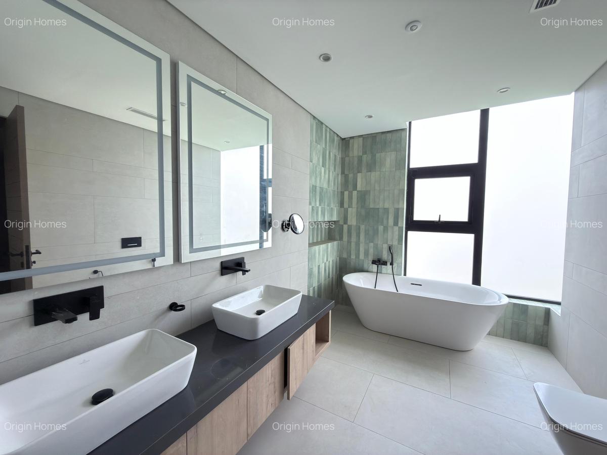 5 Bed Townhouse with En Suite at Westlands - 11