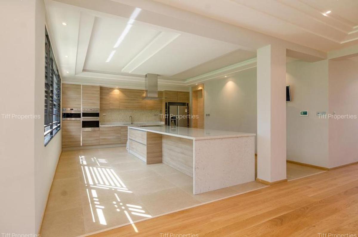 5 Bed House in Runda - 5