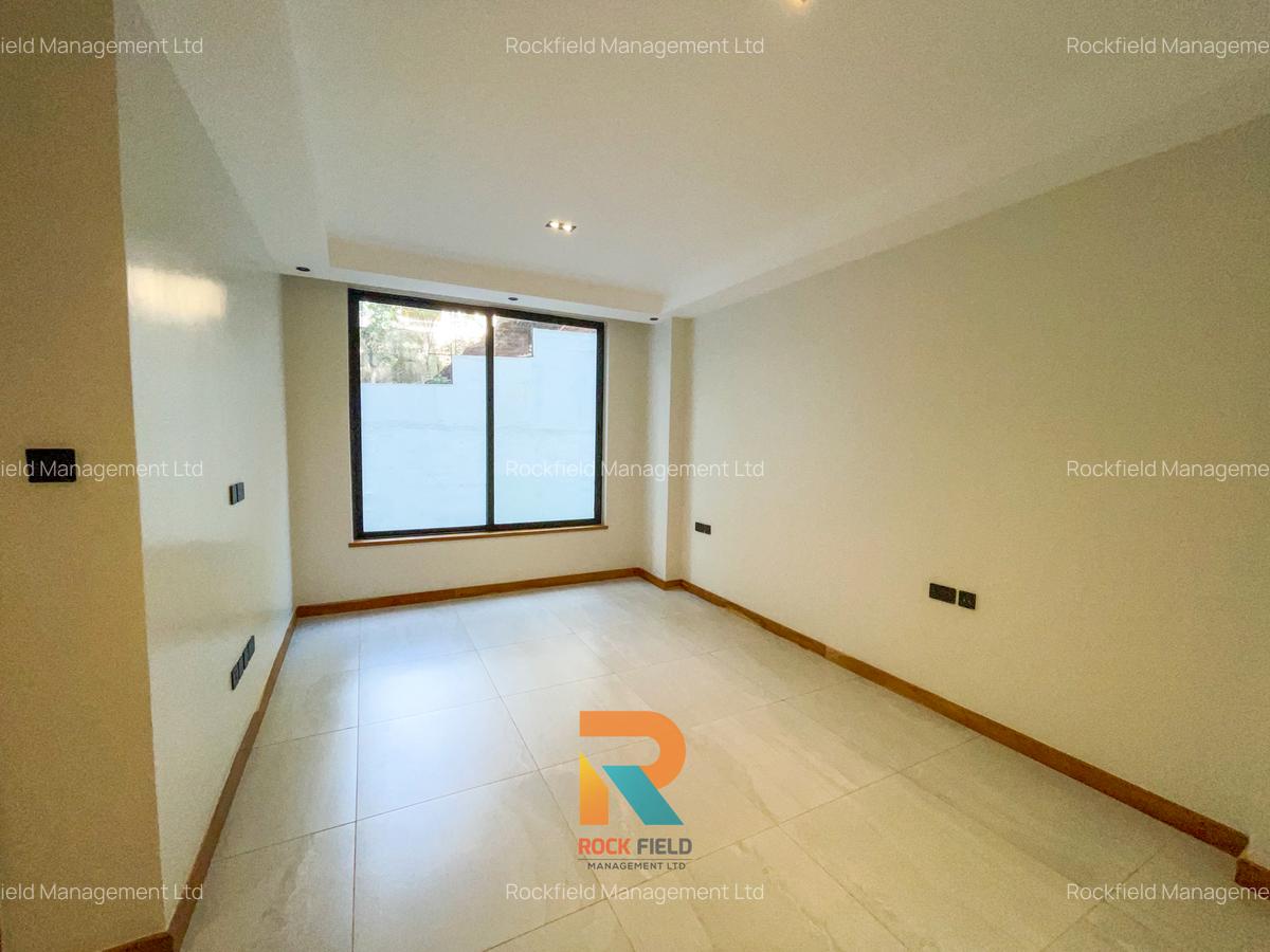4 Bed Apartment with En Suite in Spring Valley - 10
