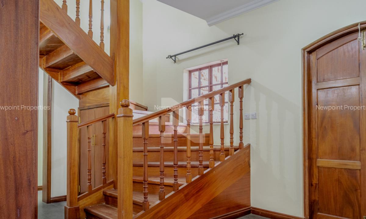 5 Bed House with En Suite in Karen - 2