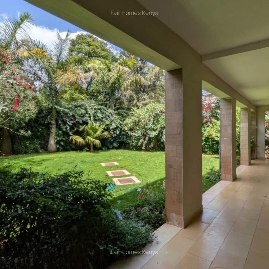 5 Bed Townhouse with En Suite at Lavington Green - 4