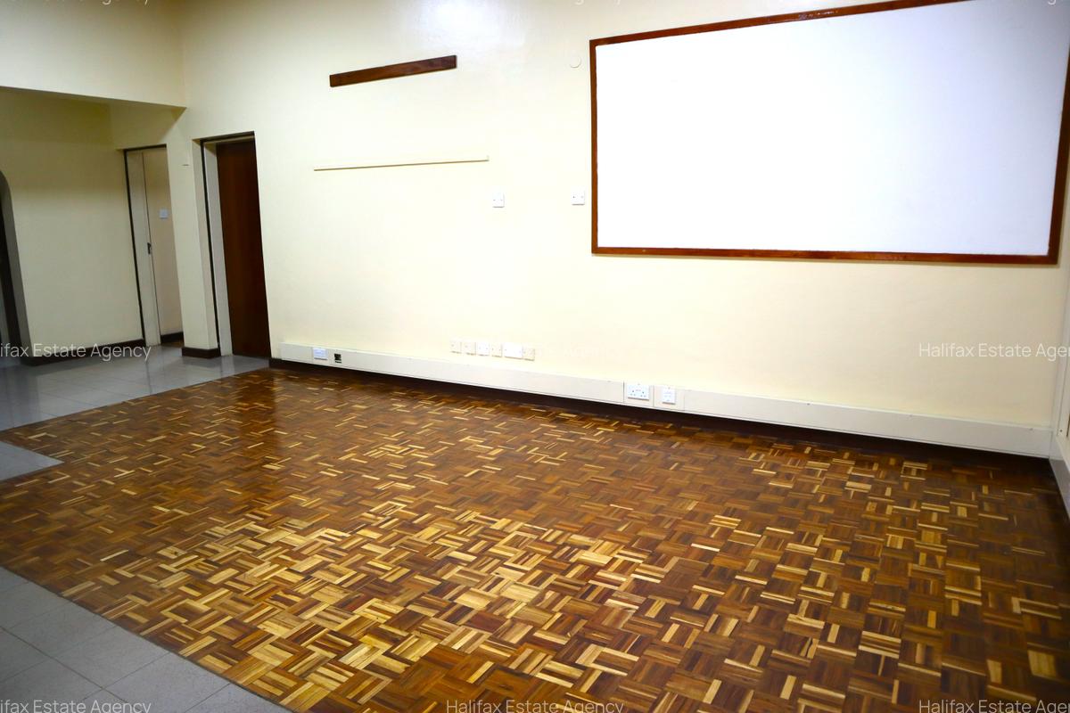 5,541 ft² Office with Parking in Gigiri - 8