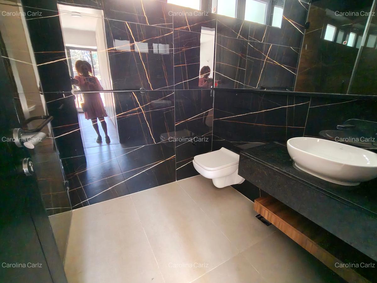 2 Bed Apartment with En Suite at Peponi Road - 6