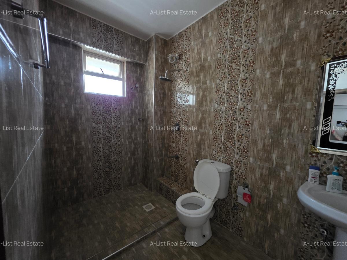 4 Bed Apartment with En Suite at 4Th Parklands - 11