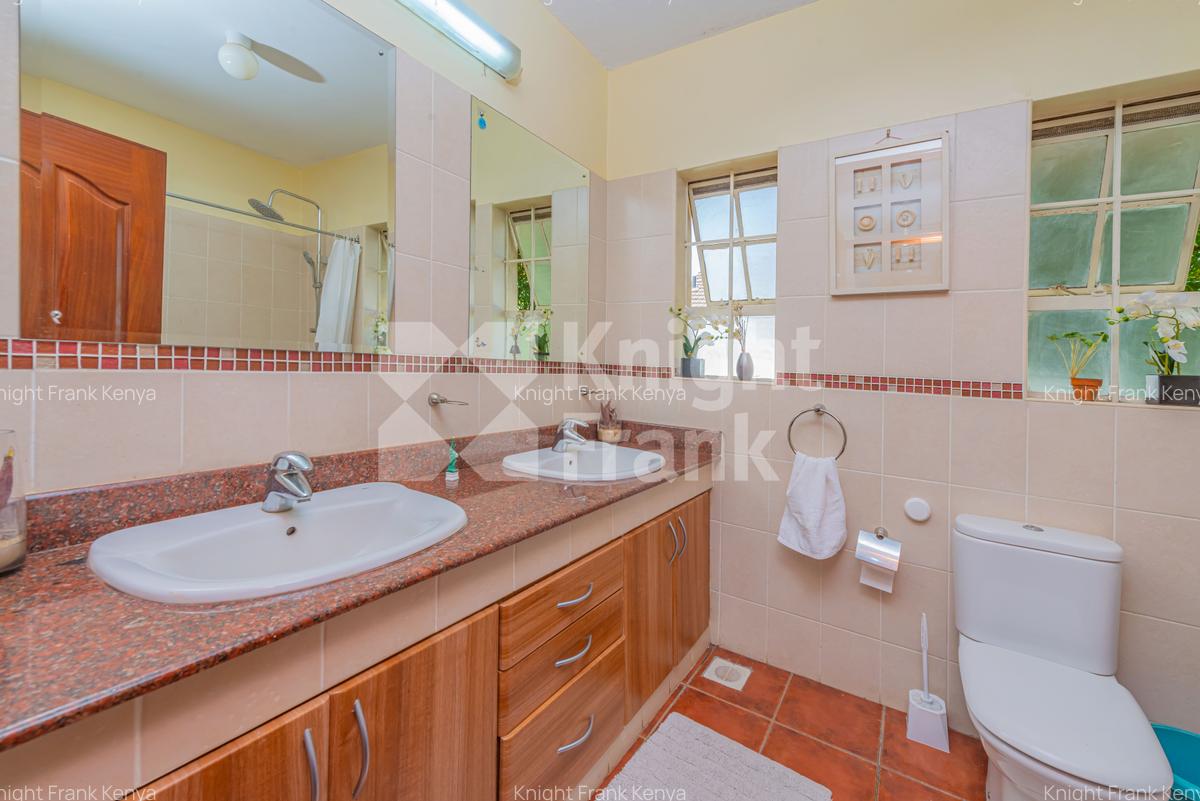 5 Bed Townhouse with En Suite at Ngong Lane - 10