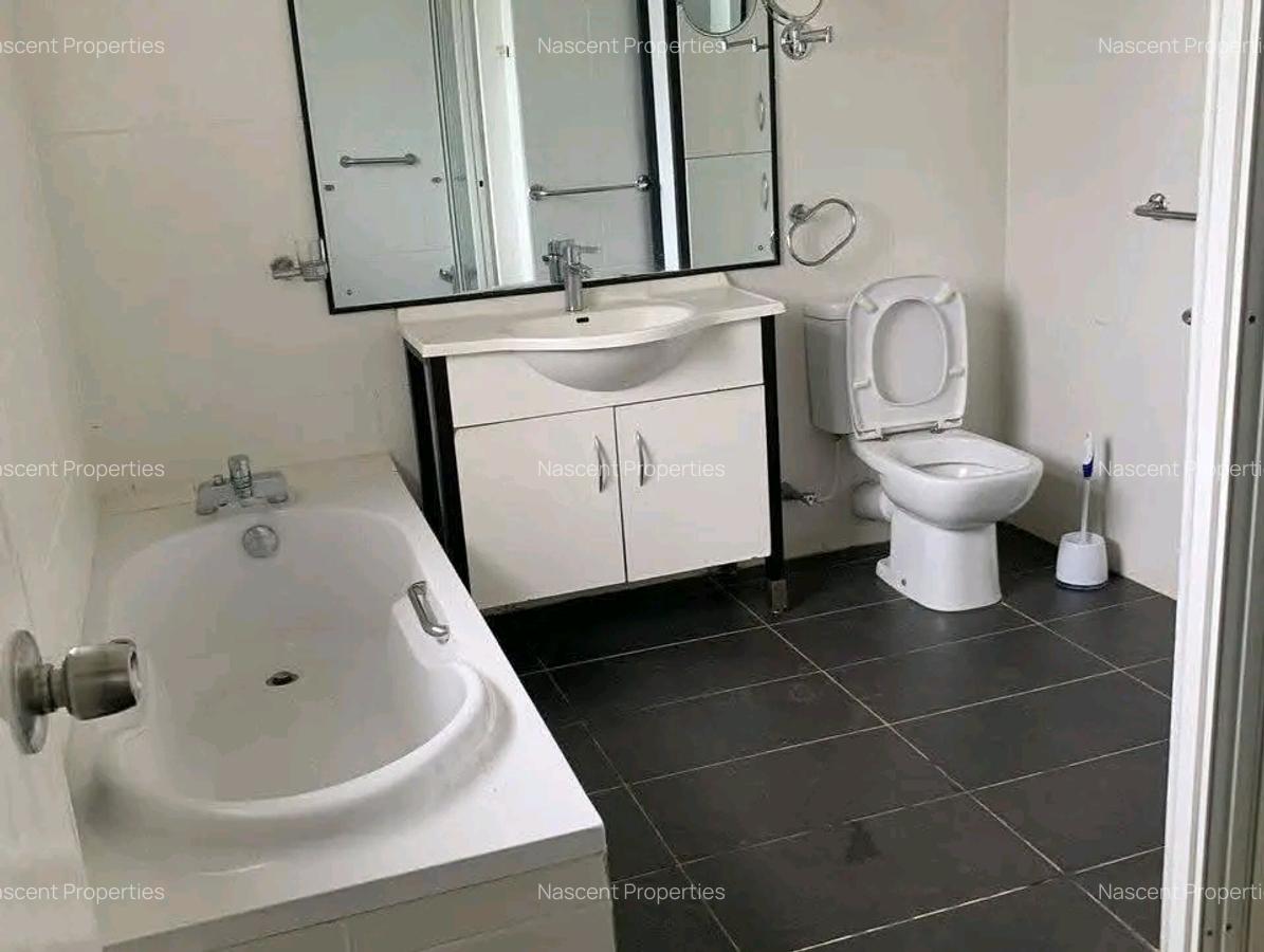 4 Bed House with En Suite in Spring Valley - 9