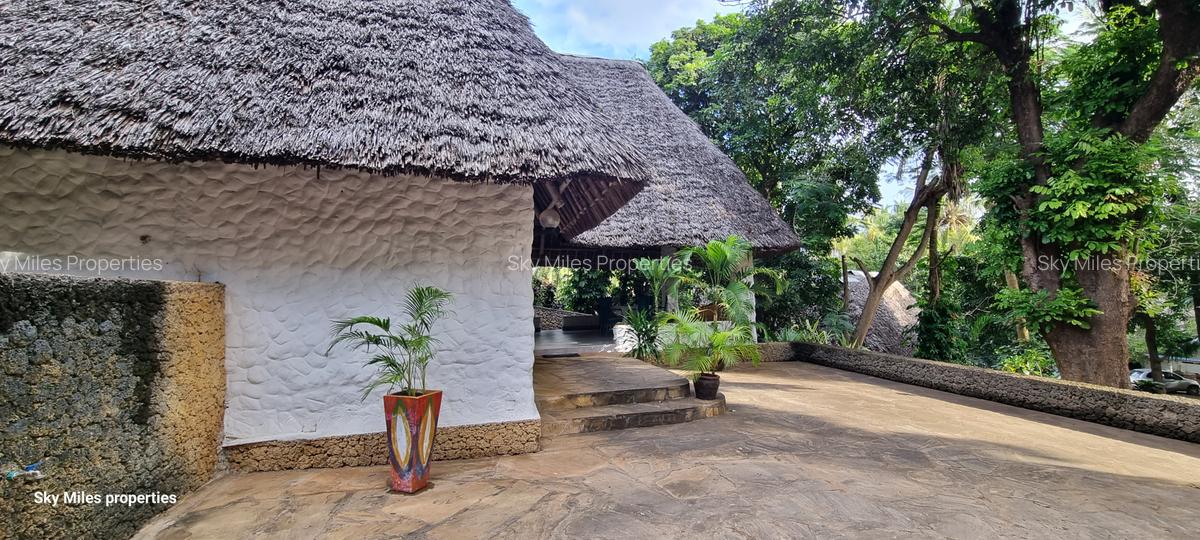 1 Bed Villa with En Suite at La-Marina - 4