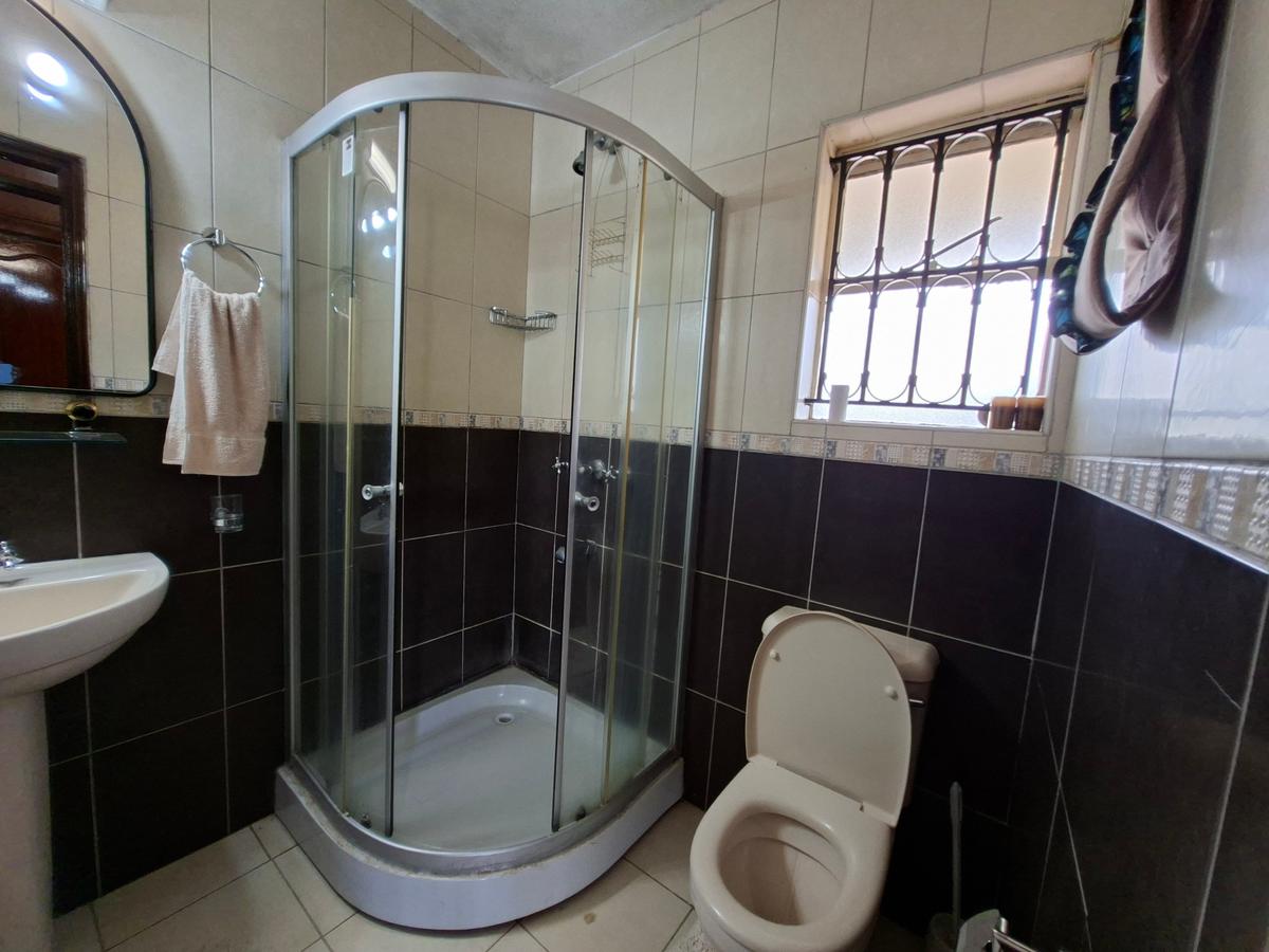 4 Bed House with En Suite at Off Un Avenue - 15