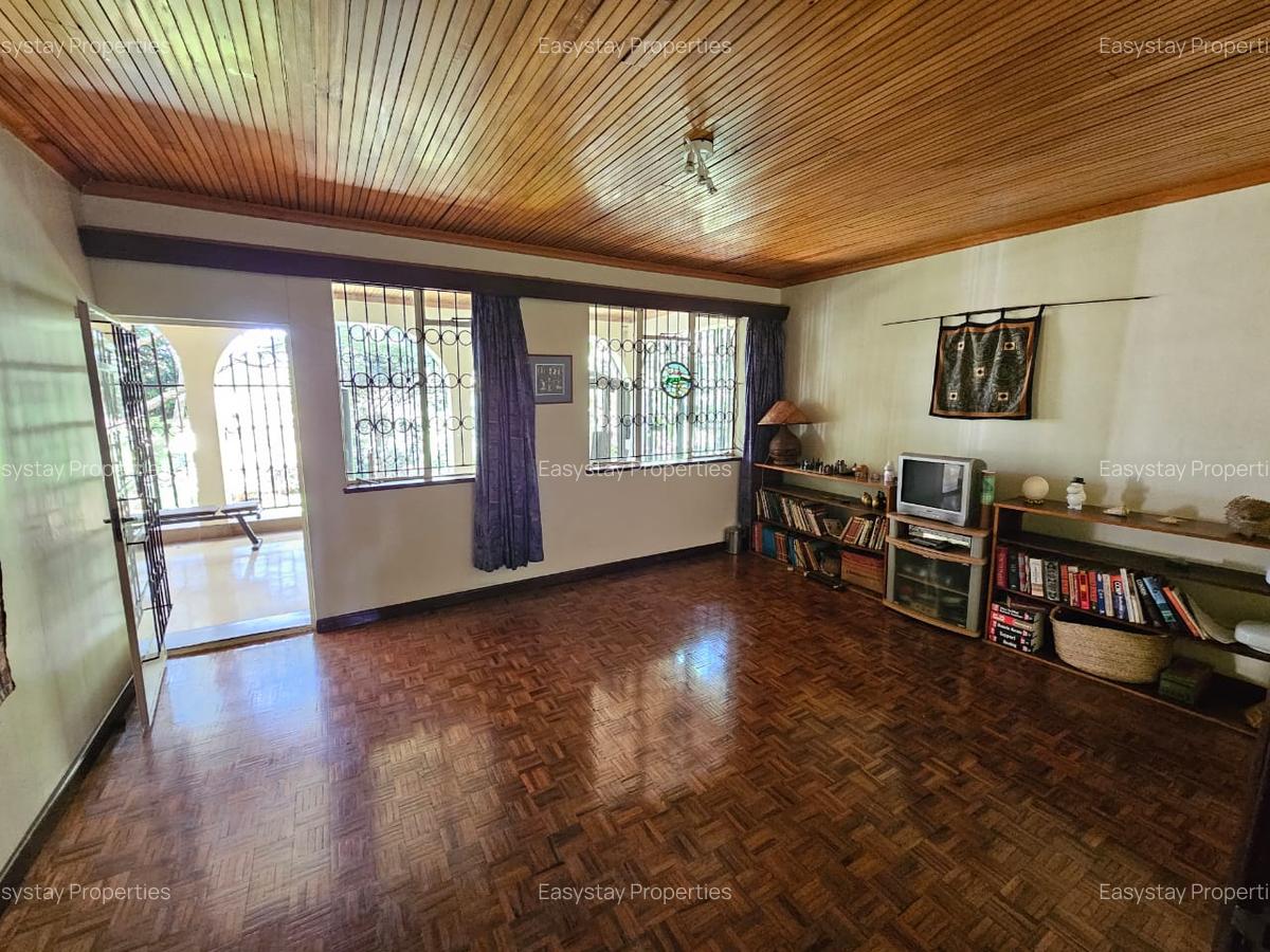 4 Bed House with En Suite in Nyari - 8