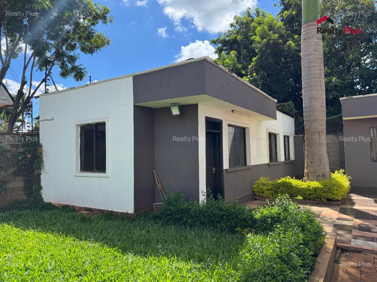 6 Bed Villa with En Suite in Runda - 4