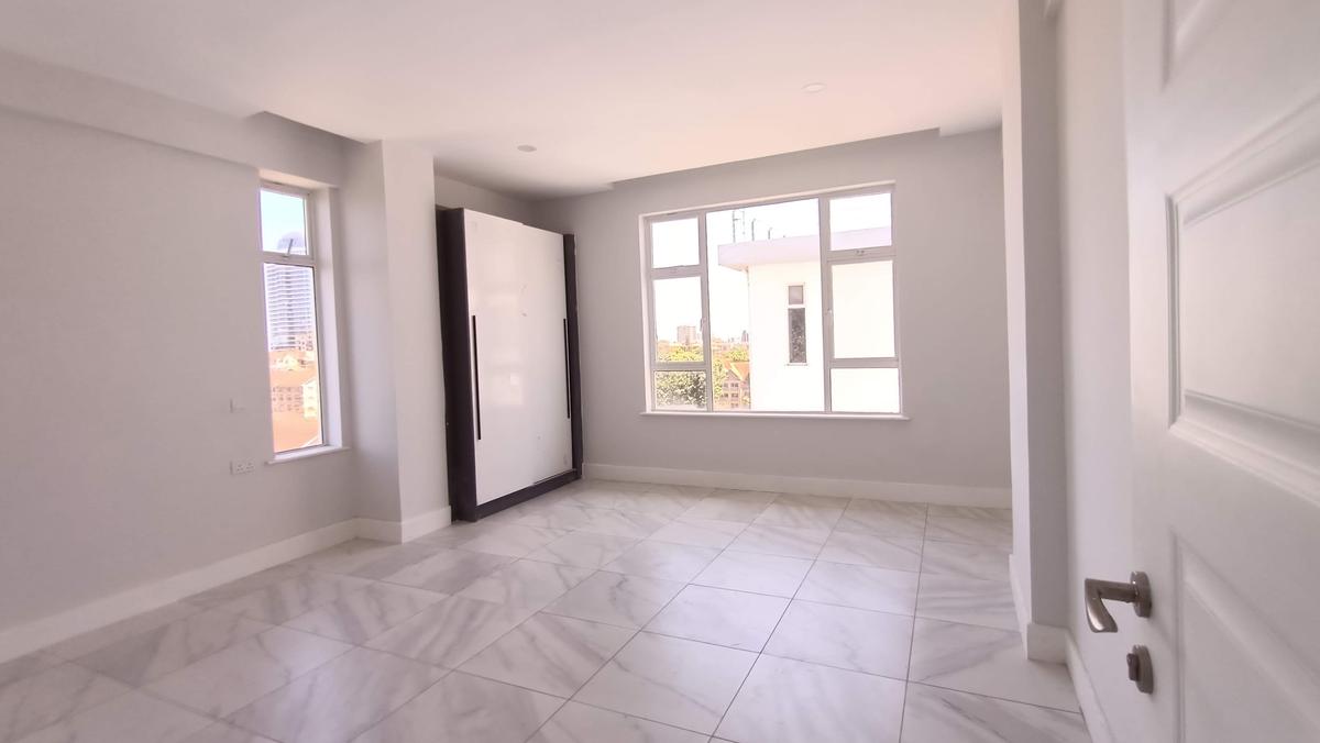 3 Bed Apartment with En Suite at Rhapta Rd - 10