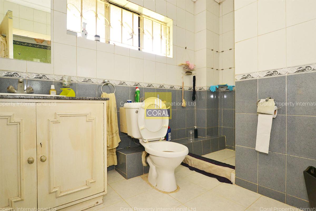 5 Bed House in Riverside - 16