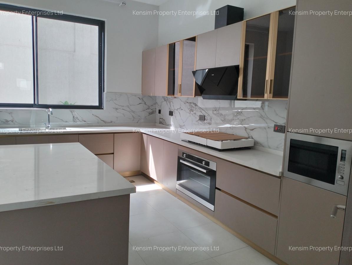 5 Bed Townhouse with En Suite in Lavington - 7