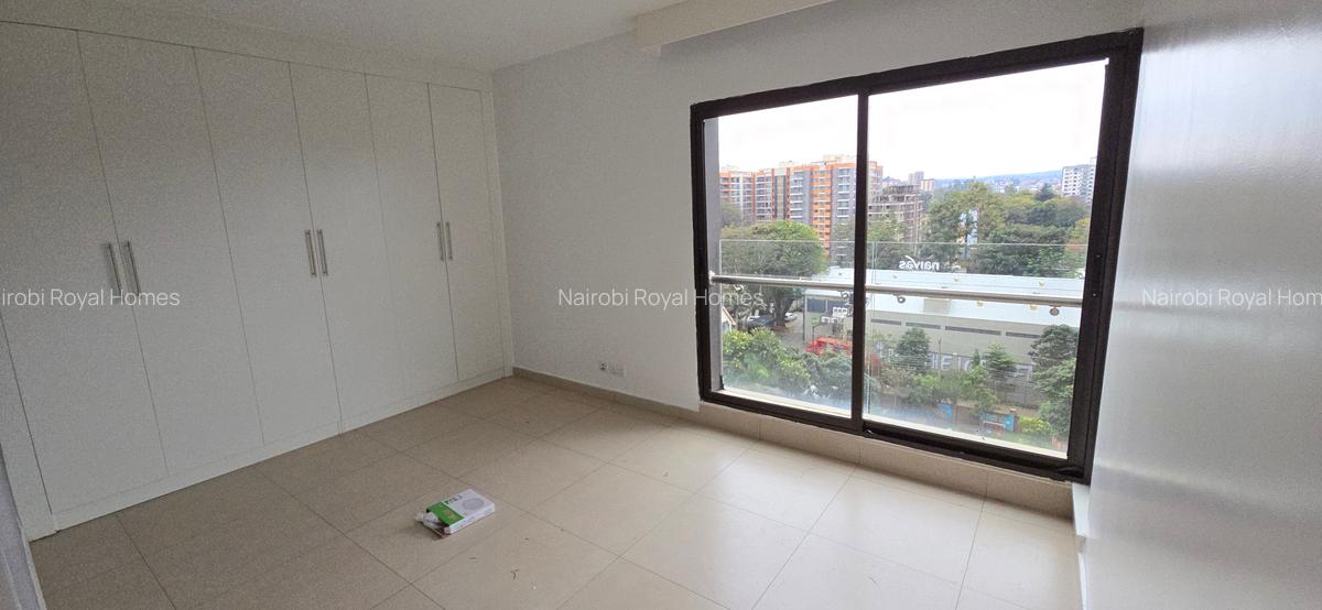 2 Bed Apartment with En Suite at Lavington Road - 6
