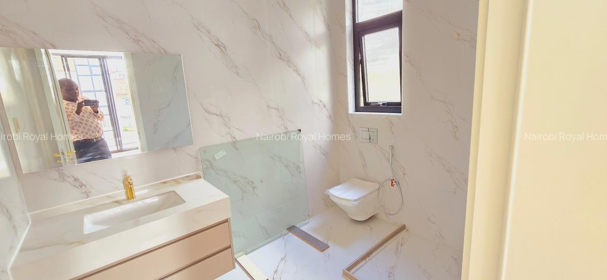 5 Bed Townhouse with En Suite at Lavington Green - 15