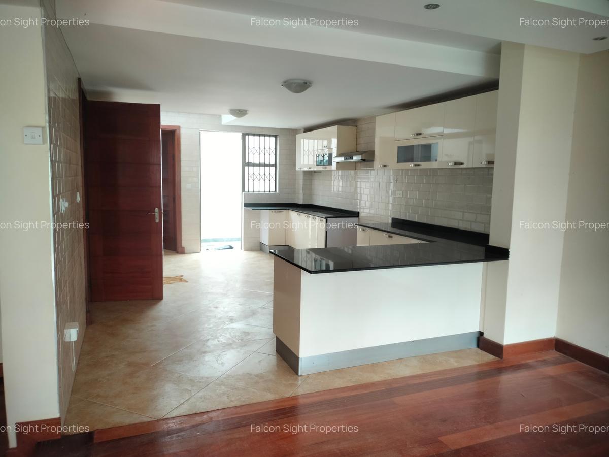 5 Bed Townhouse with Staff Quarters at Easy Access To Express - 8