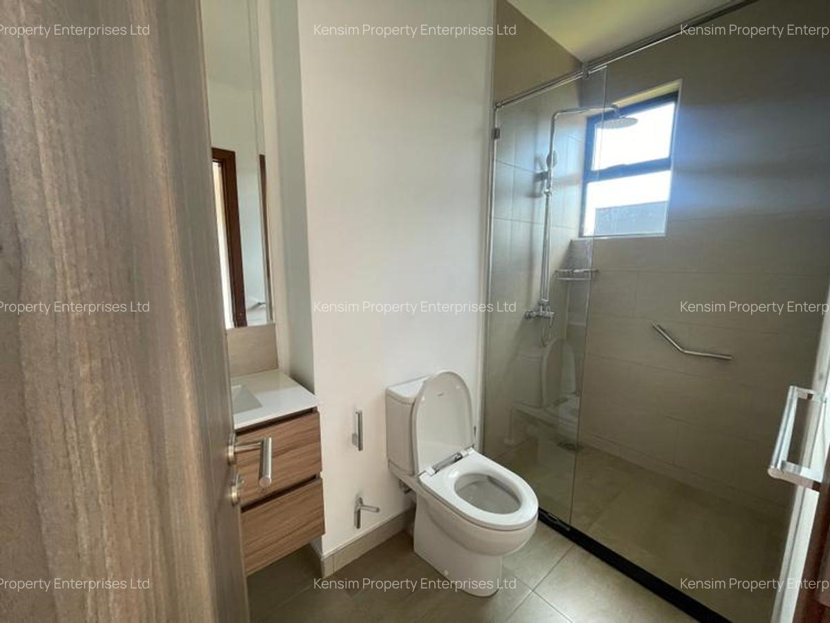 4 Bed Townhouse with En Suite in Runda - 6