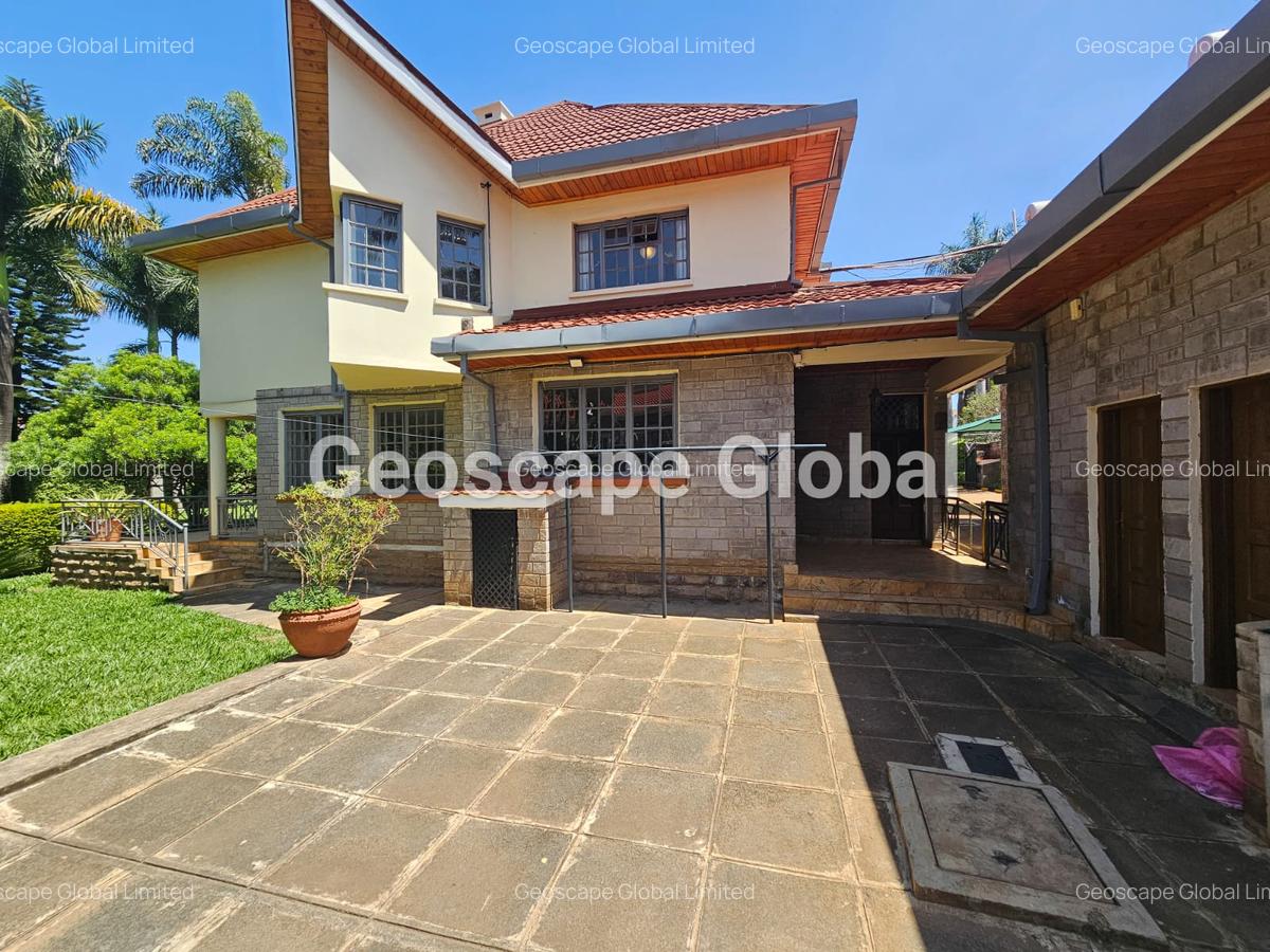 5 Bed House with En Suite in Runda - 3