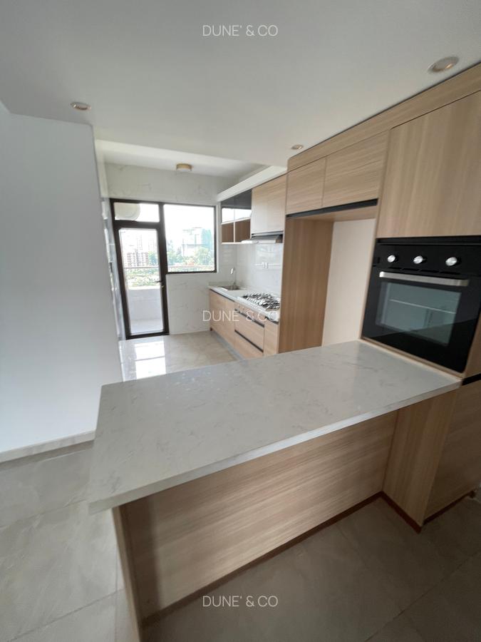 3 Bed Apartment with En Suite in Riverside - 3