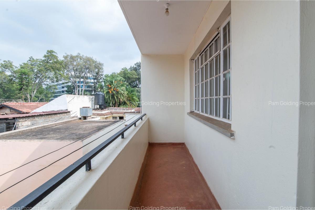 4 Bed Villa with En Suite at School Lane - 7