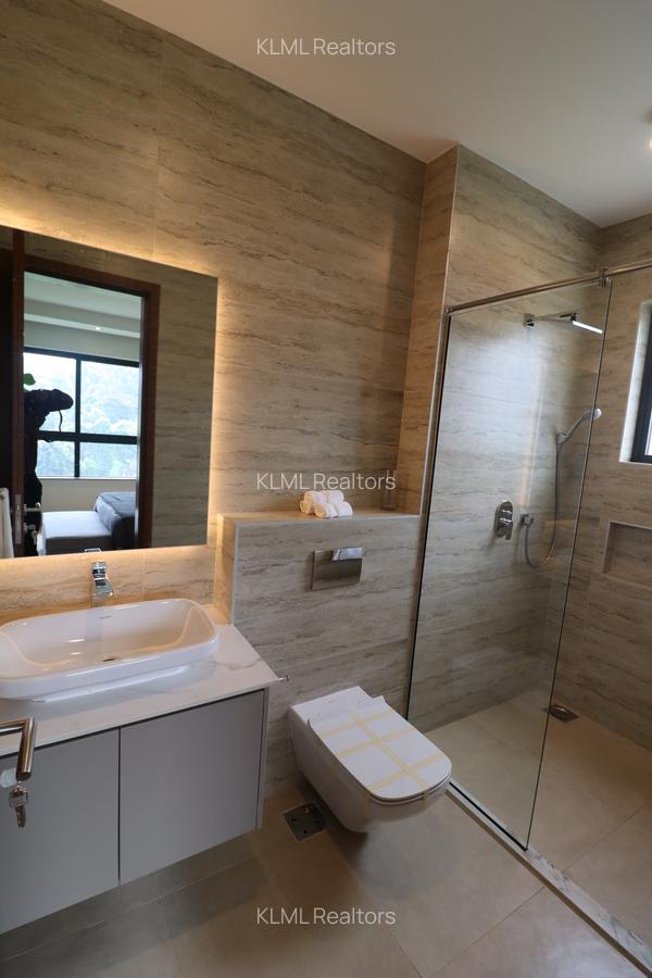 3 Bed Apartment with En Suite in Riverside - 9